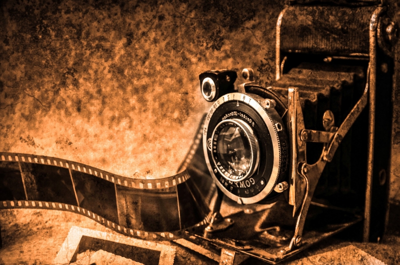 photographe-BARJOLS-min_light-wood-night-camera-photography-vintage-1245236-pxhere.com